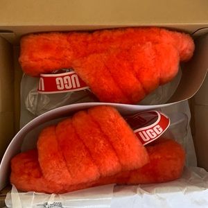 BRAND NEW UGG Fluff Yeah Slides